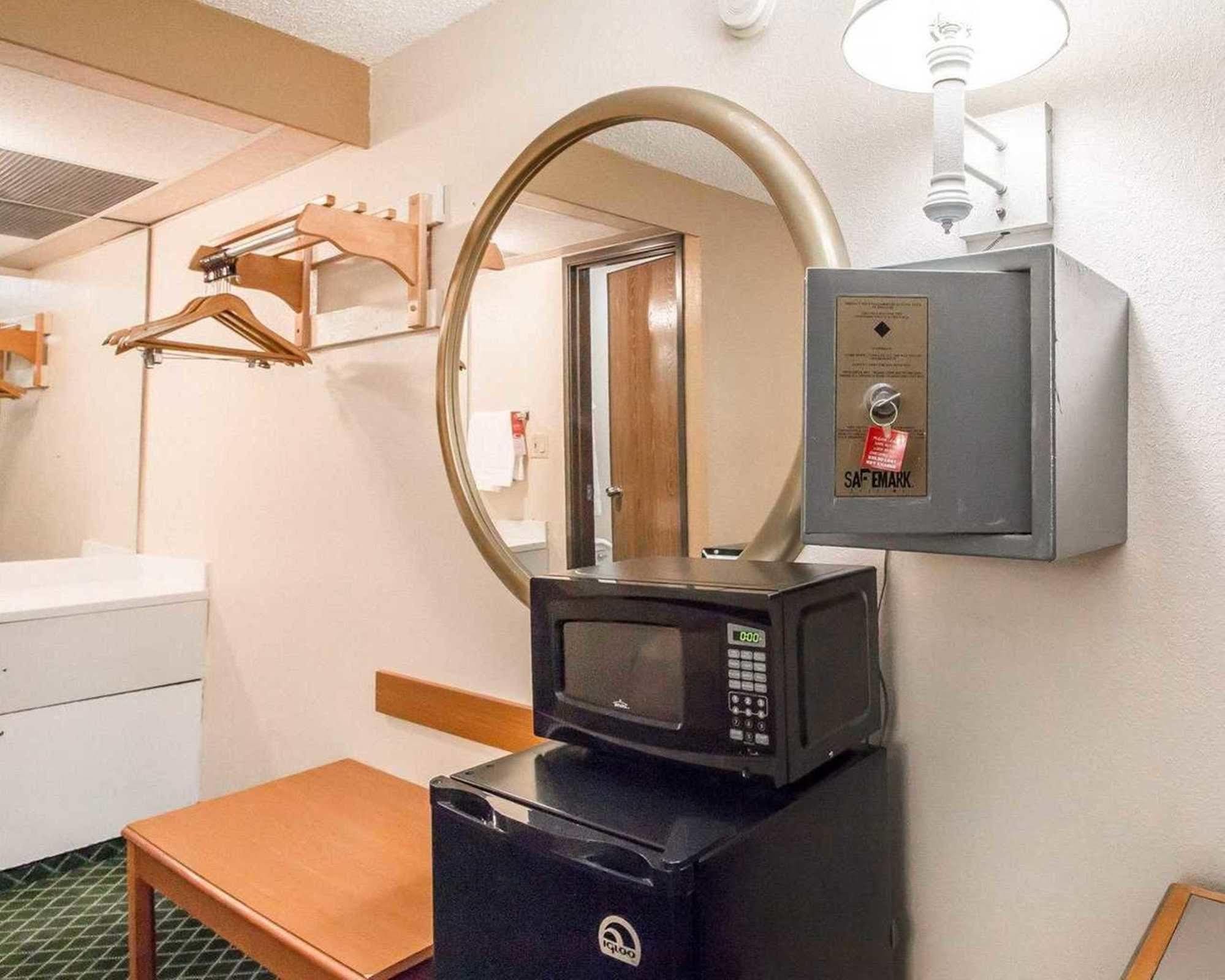 Econo Lodge Pooler - Savannah I-95 Kültér fotó